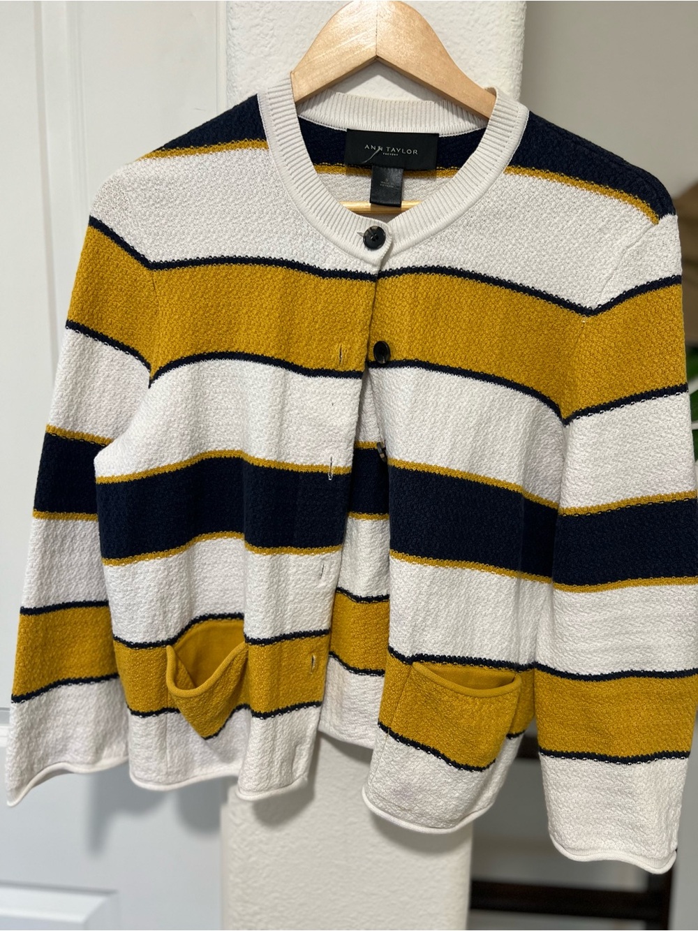 ANN TAYLOR Cardigan